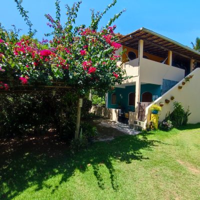suba a escada, casa azul a sua disposição